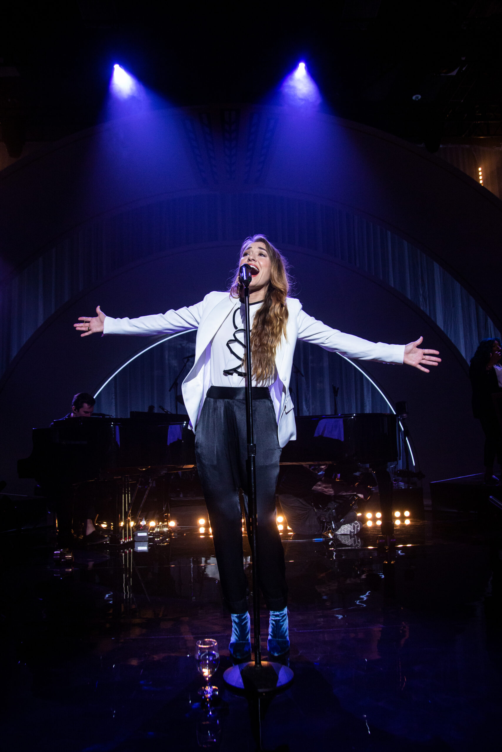 Lauren Daigle: Christmas Under the Stars